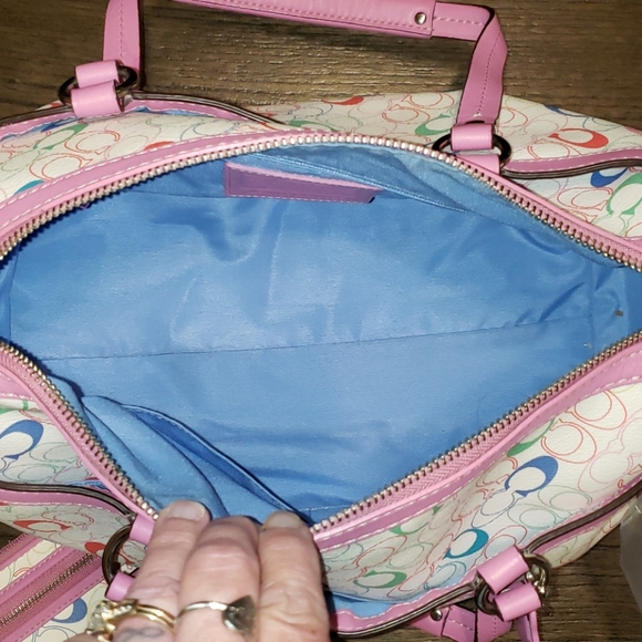 Coach #F16875 Chelsea Tote Handbag & Wallet Set - Picture 10 of 17